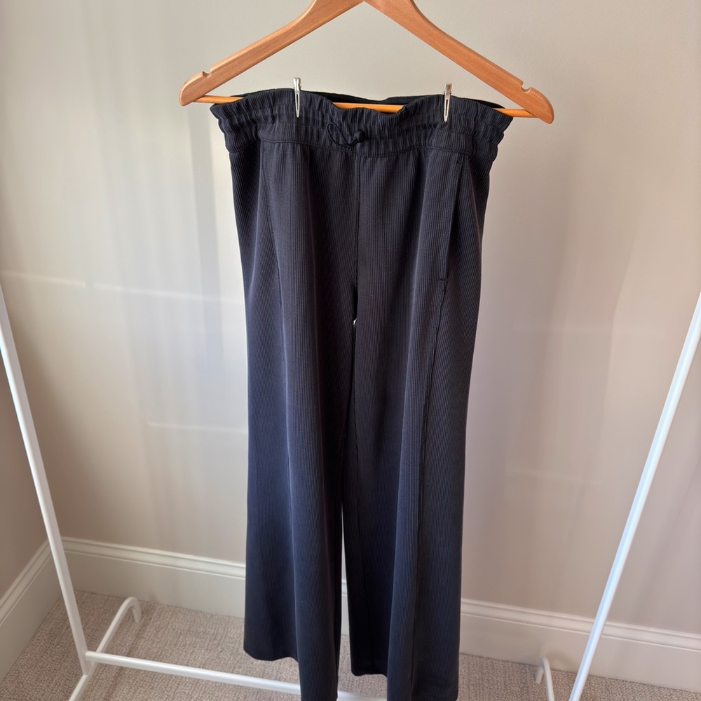 Lululemon Ribbed Softstreme High-Rise Pant 32.5"